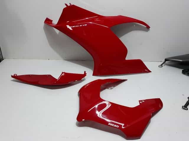 ducati panigale czasza czacha owiewka bok boczek ogon 2020