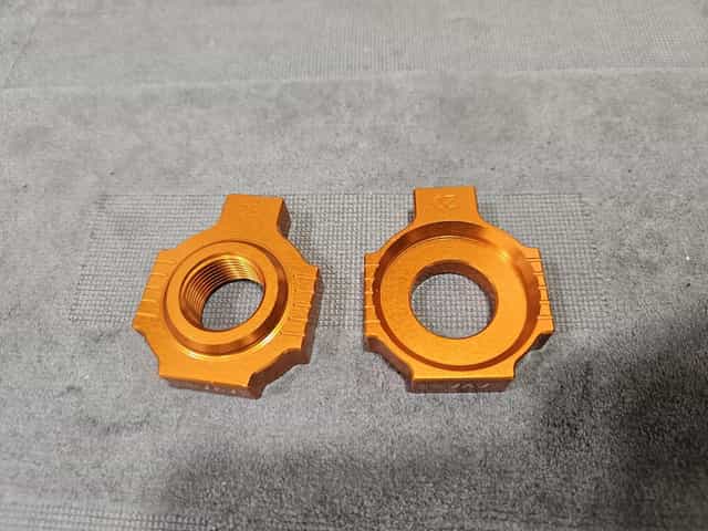 Napinacz napinacze osi ktm 450 525 exc tpi 300 sx 125 250 oś tył tylna