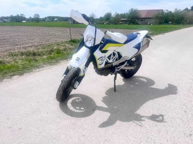 Motocykl HUSQVARNA 701 SUPER moto