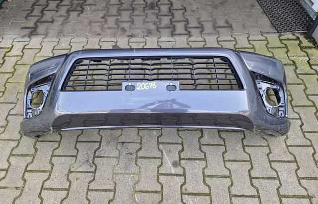 Toyota Hilux 15r.- Zderzak Przód