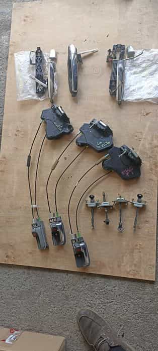 05-15 Toyota Hilux VII Zamek Wiązka Drzwi