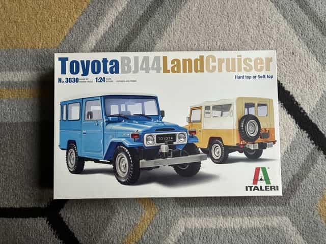Model samochodu Toyota BJ44 Land Cruiser Italeri