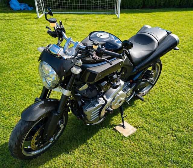 Motocykl Yamaha MT01