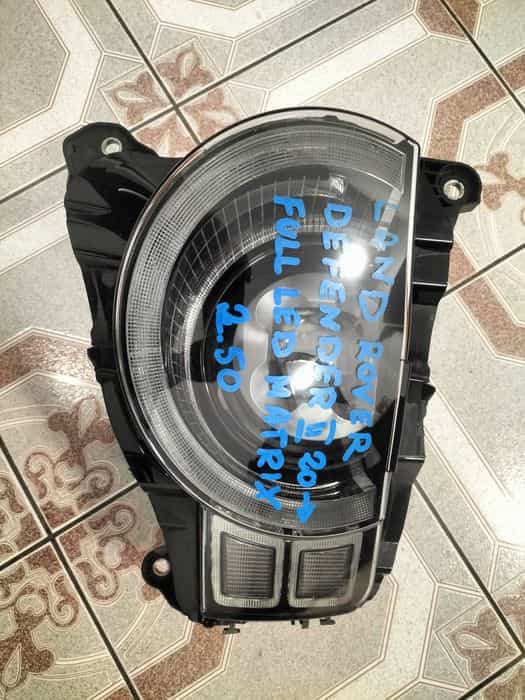 Land Rover Defender lewa lampa full LED Matrix