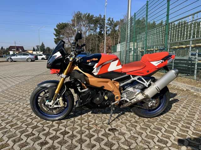 Aprilla RSV1000R Tuono Factory