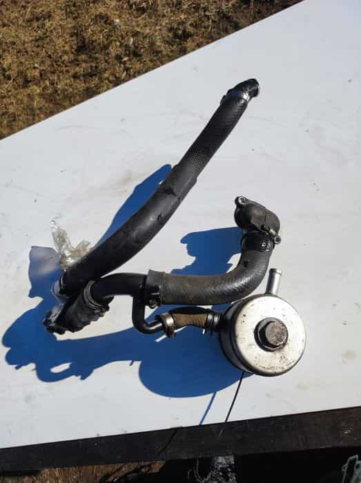 Yamaha FZ6 (2004–2009) chłodniczka oleju + przewody + obudowa filtra