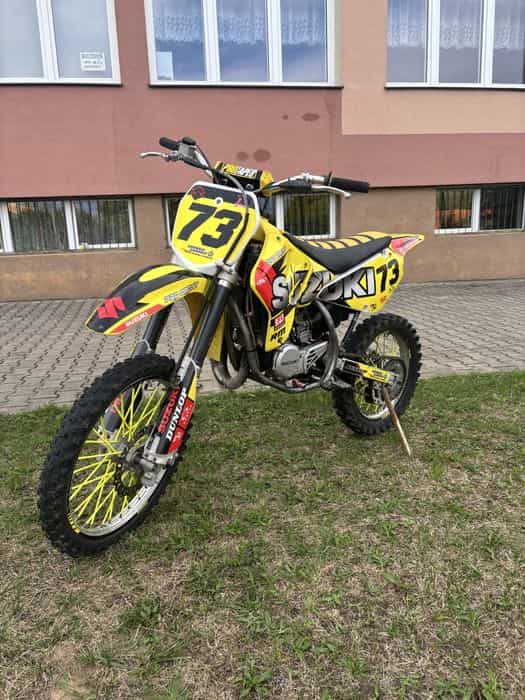 Suzuki rm 85 2009 na dużych kołach po remoncie