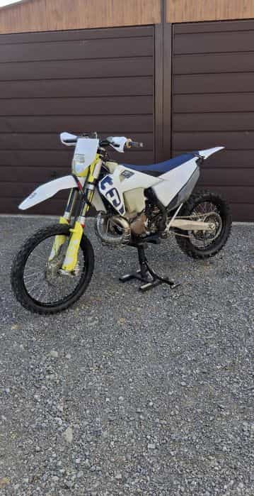 Husqvarna te250i.           ( sx ktm yz beta exc )