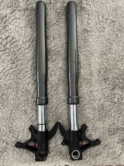 Oryginalny widelec Showa – Ducati Panigale V2