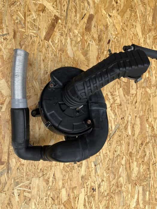 Suzuki samurai obudowa filtra powietrza 1.3 wtrysk