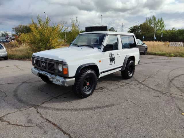Nissan Patrol Y60 GR 2.8 TD 116KM _ Francja