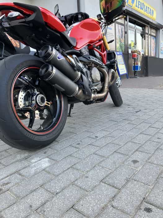 Ducati monster 1200s
