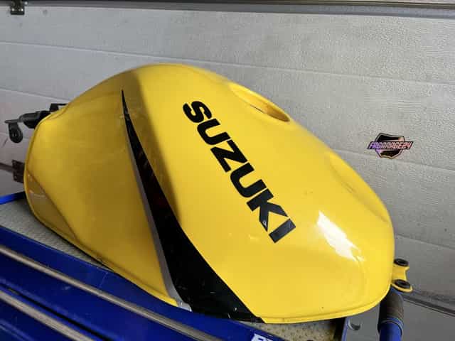 Zbiornik suzuki gsxr 600 srad 750