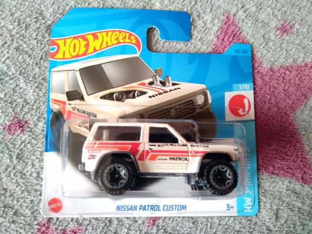 Hot wheels Nissan Patrol Custom
