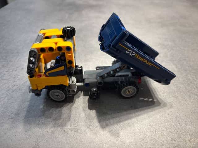 Lego Technic 42147 Dump Truck