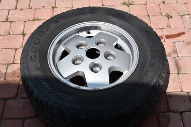 Koło 5x165,1 Land Rover 235/70/R16 16" Defender Discovery