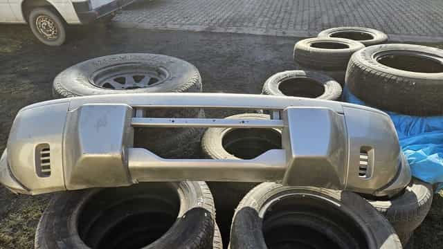 Oryginalny Przedni Zderzak Nissan Patrol Y61