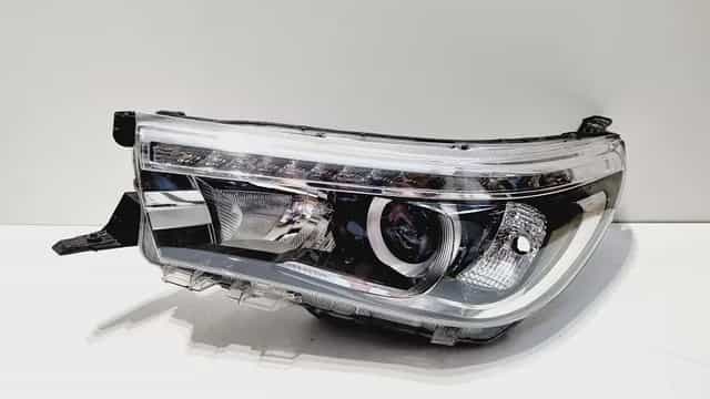 Reflektor lewy full led Toyota Hilux VIII europa