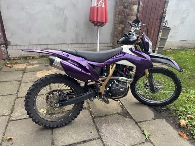 Asix xb88 300cc + strój