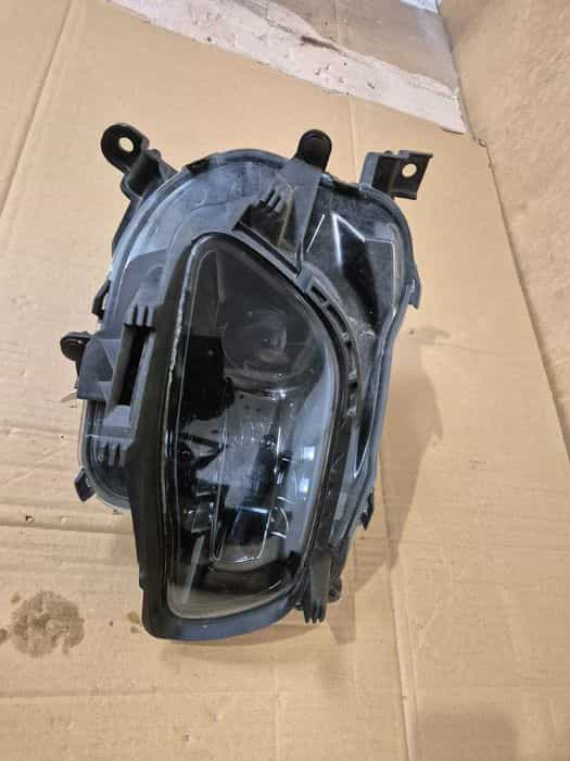 Jeep Cherokee KL lampa przednia prawa.