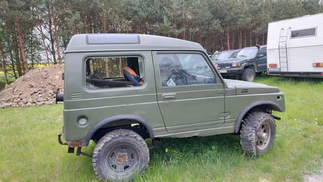 Suzuki samurai 1.3 w trakcie remontu zamiana
