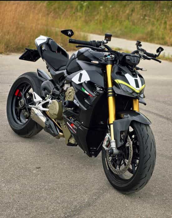 Ducati streetfighter v4s