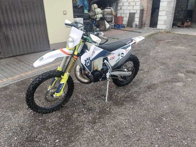 Husqvarna TE 300i 2T 2020 stan bdb