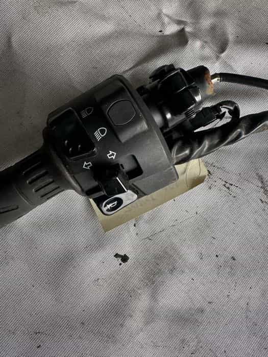 Przełącznik świateł linka sprzęgła Kawasaki Ninja 125