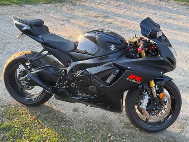 Suzuki GSX-R 750 L6 2016R NISKI PRZEBIEG