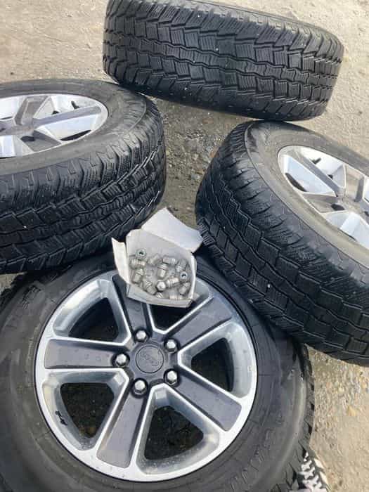 Zestaw kół (jeep wrangler sahara) felgi,opony 4szt
