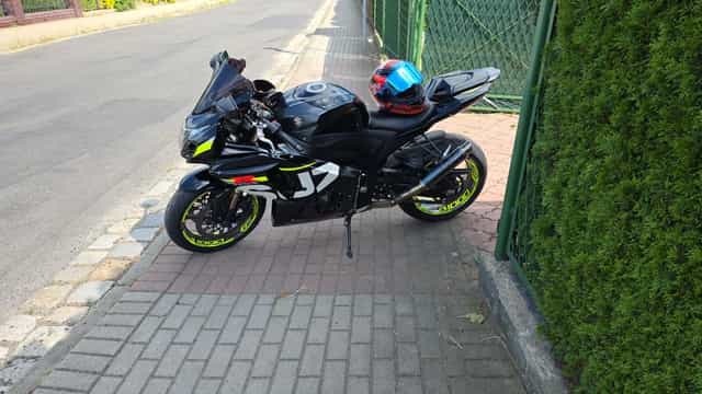 Motocykl suzuki GsxR1000