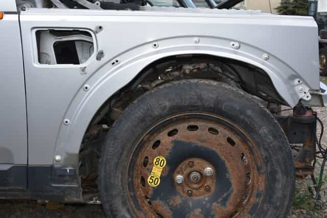 Błotnik prawy przód Land Rover Discovery III 3