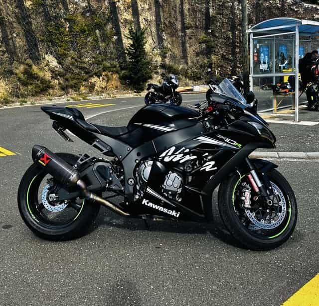 Kawasaki ZX10R Winter Test  Edition