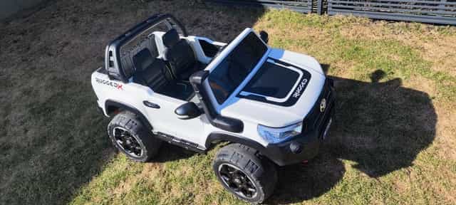 Toyota Hilux akumulatorowa