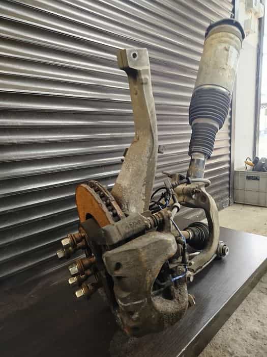 Land Rover Discovery L462 pneumatyka kompletne zawieszenieLH  lewe pra