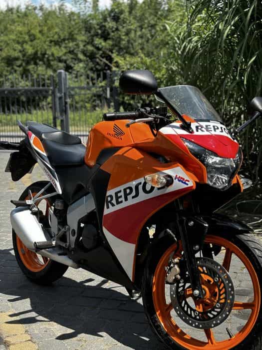 Honda Cbr 125r repsol