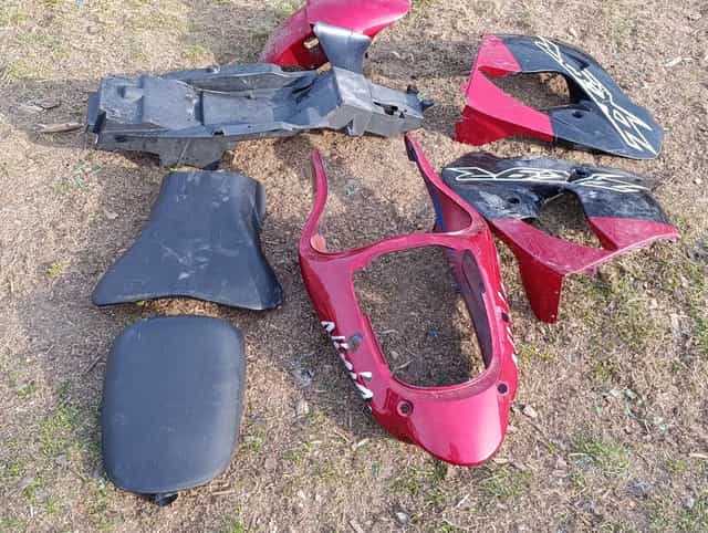Zadupek Kawasaki ZX9R 99-02r wypełnienie tył nadkole błotnik boczek