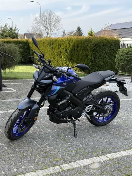 Motocykl Yamaha MT-125 + Dodatki