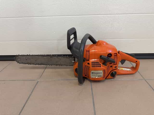 Pilarka Husqvarna 435 2,2 KM