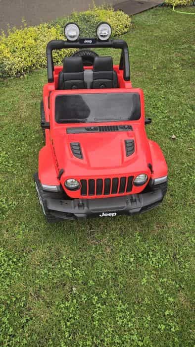 JEEP WRANGLER RUBICON samochodzik autko 4x4 na akumulator z pilotem