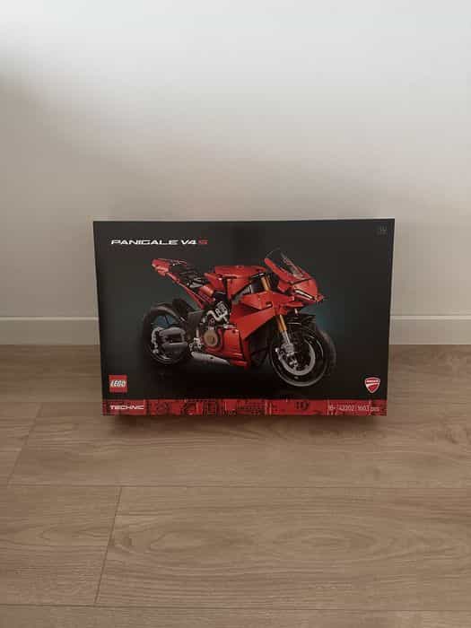 LEGO Technic 42202 Ducati Panigale V4S - NOWY