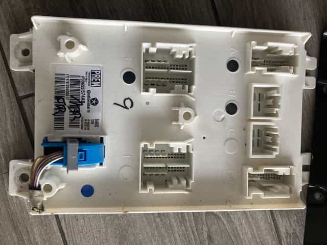 Dodge journey freemont moduł komfortu