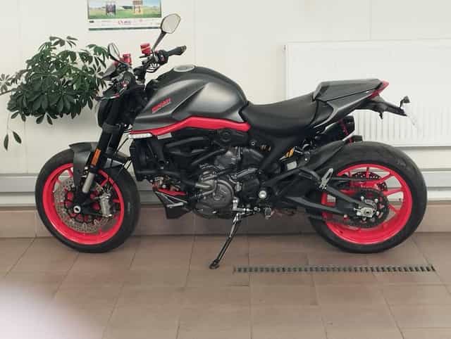 Ducati Monster 937