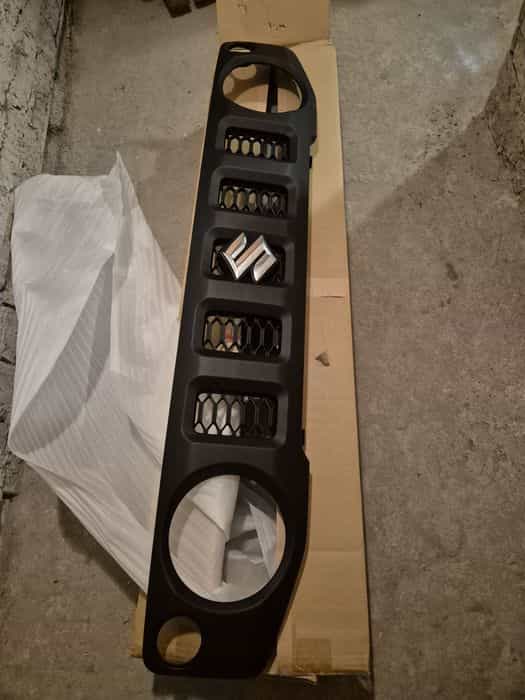 Suziki Jimny atrapa, grill