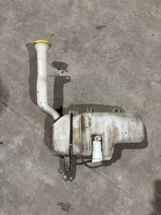 Zbiornik płynu spryskiwaczy