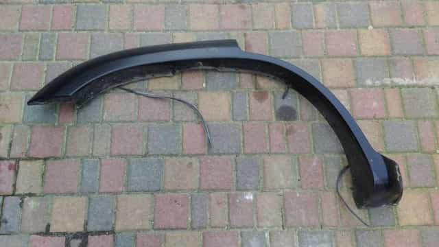 nissan patrol y61 nakładka listwa błotnika prawa tył czarna
