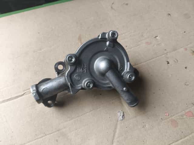 Beta rr 125 Yamaha yzf Mt 125 pompa wody