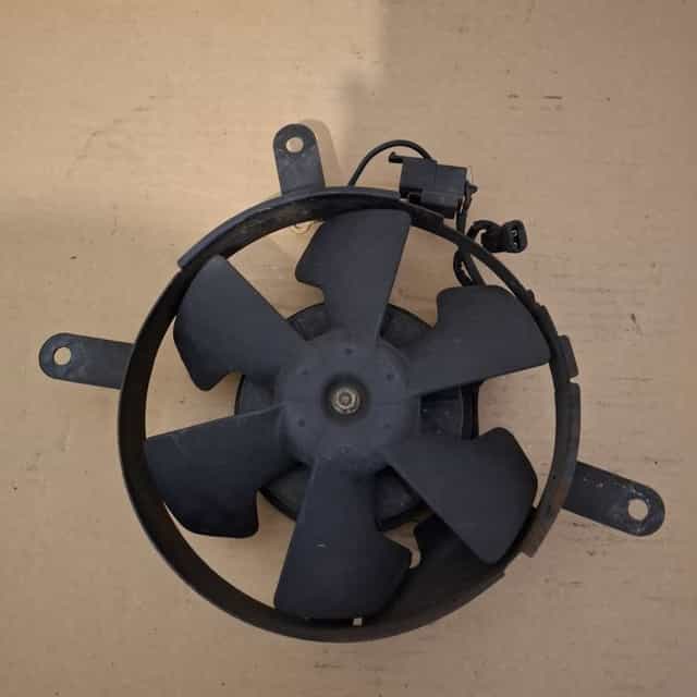 Honda CBR 600 wentylator chłodnicy