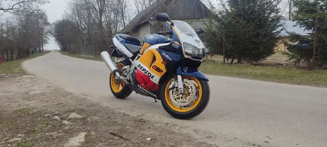Honda cbr900 sc33 98-99 silnik tylko 37000km