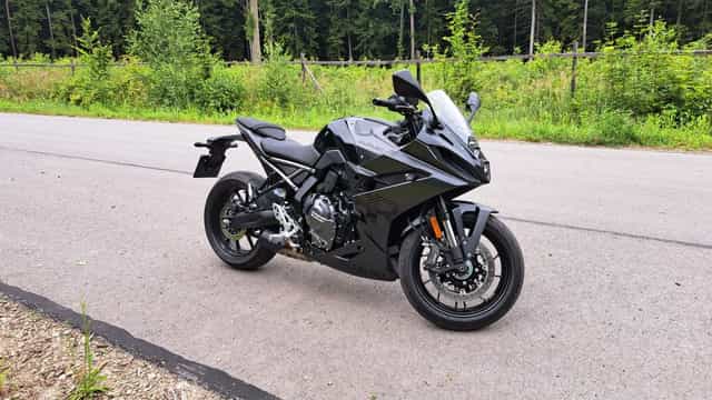 Motocykl Suzuki GSX 8R salon PL